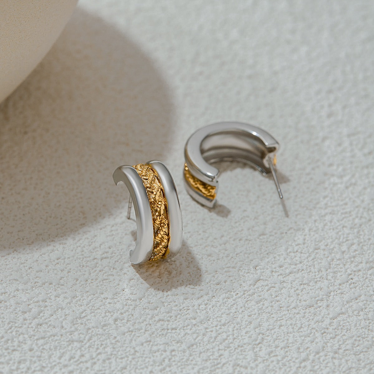 18K gold C-shaped earrings with gold and silver color matching design, trendy and unique
