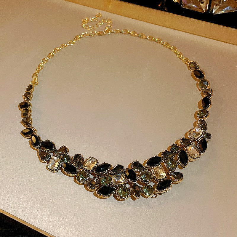 Second-Hand Vintage Jewelry With Diamond-Encrusted Flowers And Heart Necklaces, Retro Elegant Clavicle Chains, Light Luxury And High-End Necklaces