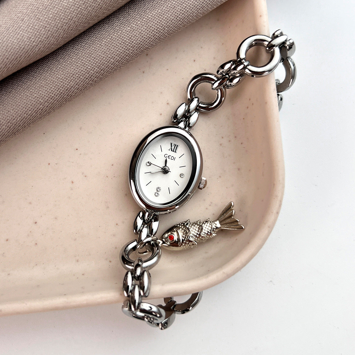 Niche Lightweight Luxury Oval Ladies' Watch