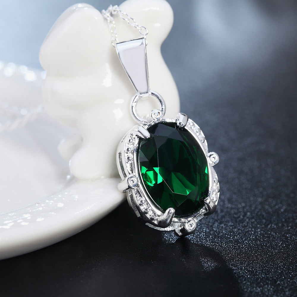 Silver High-end Green Diamond-inlaid Pendant Necklace Fashionable