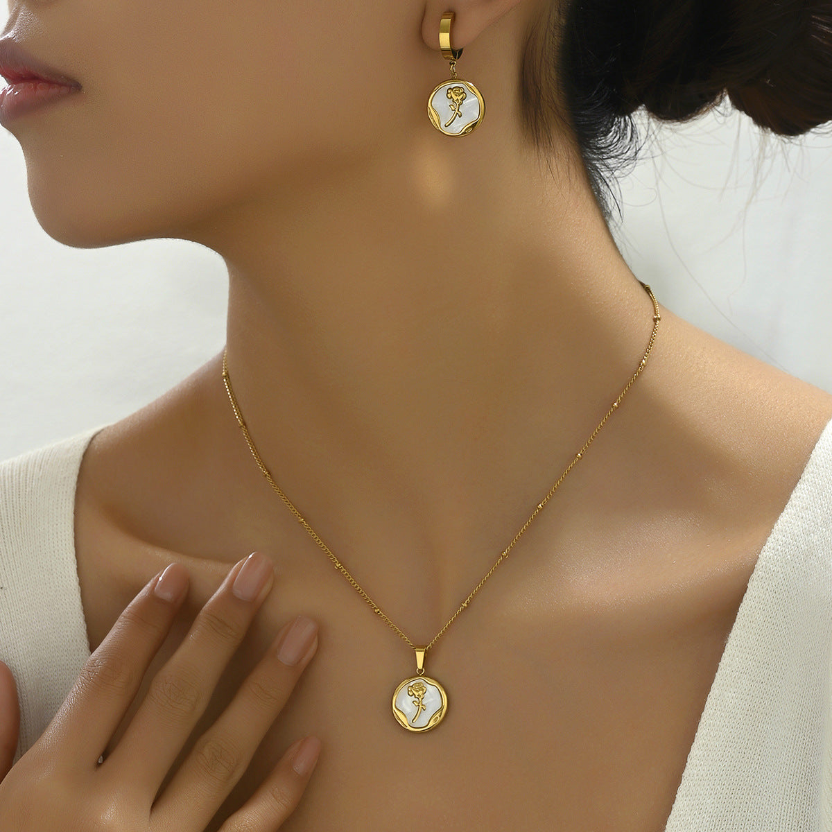 Simple Fashion Necklace Women's Summer High-end Sense Personalized Rose Mother-of-pearl Earrings Suit All-match Jewelry