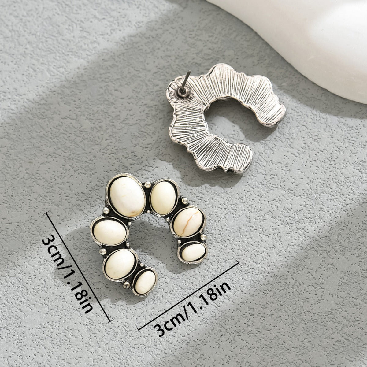 Cross-border Explosions Bohemian Women's Earrings Personalized Retro Jeweled U-shaped Earrings All-match High-end Sense