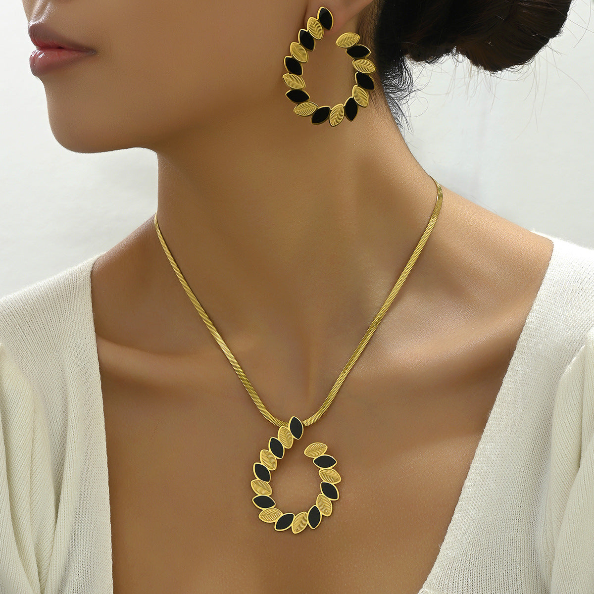 2024 Summer New Cross-border Hot Selling Women's Earrings Necklace Suit Leaves Niche Drip Oil Design Long Chain