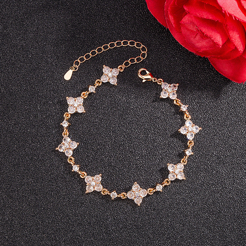 Sparkling Clover Tassel Bracelet