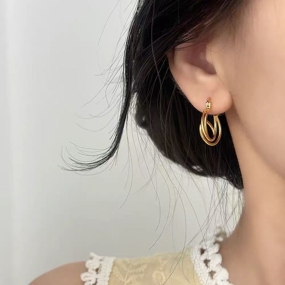 925 Silver Needle Internet Celebrity Same Style Gold Earrings Women's Light Luxury High-end Elegant All-match Earrings Retro New Earrings