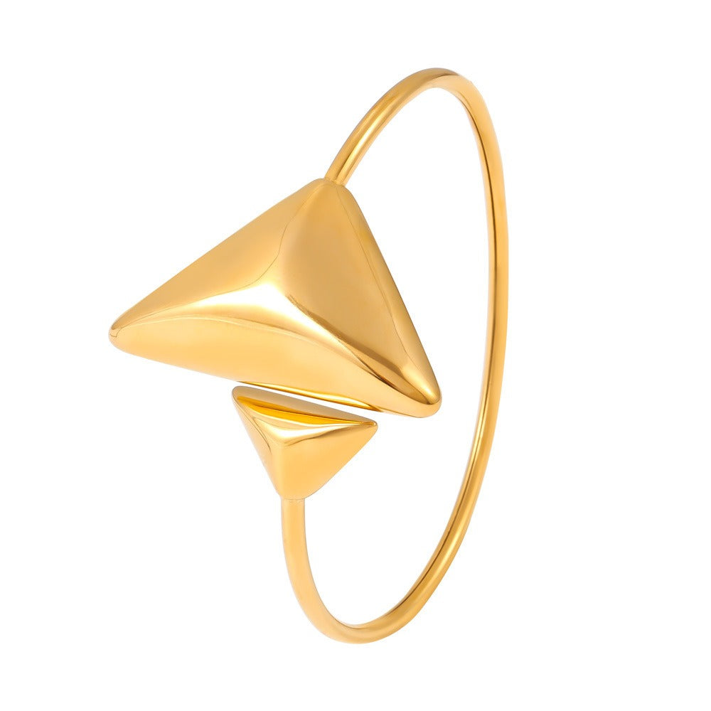 18K gold large and small triangle design simple and elegant open bracelet
