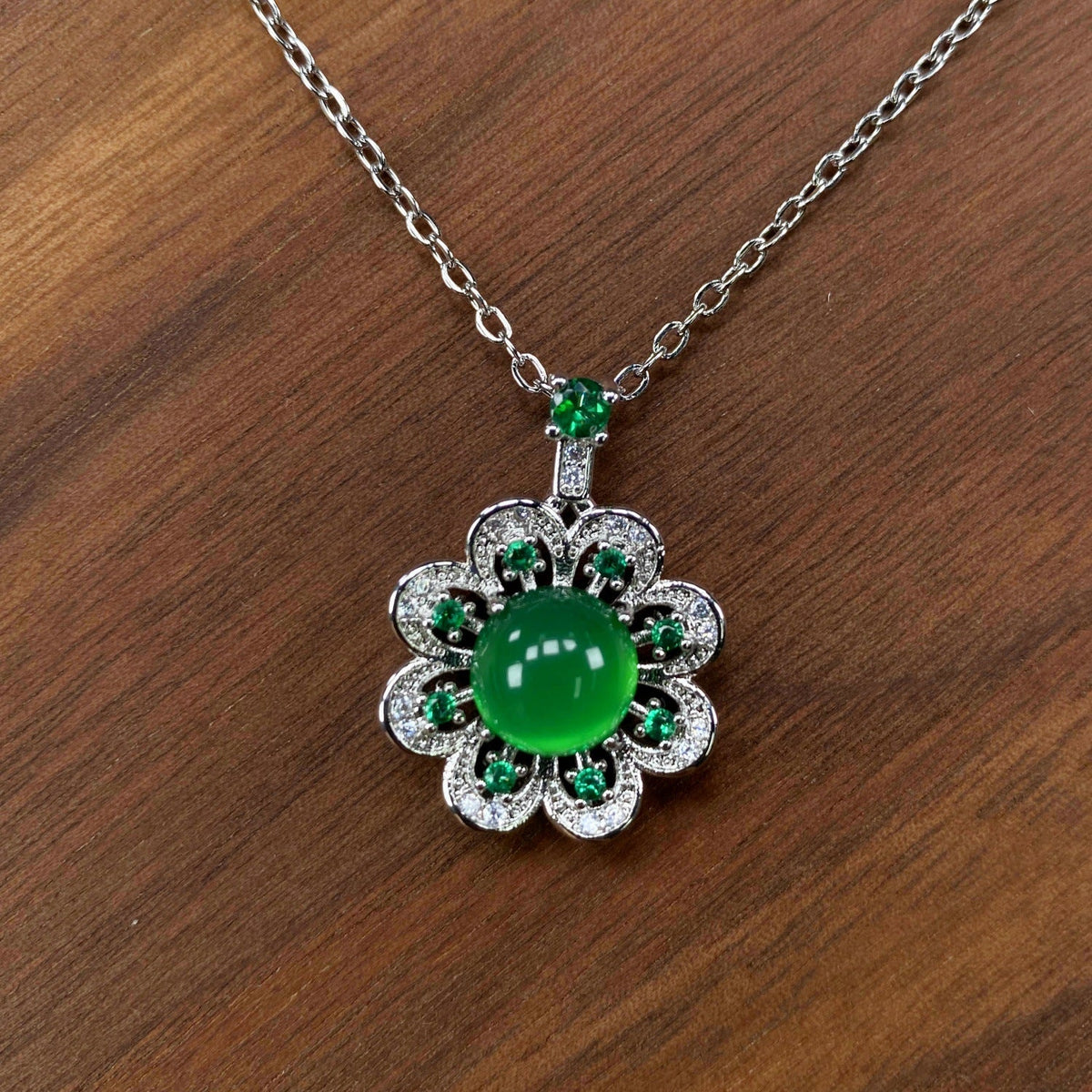 Natural Chalcedony Necklace Comparable To Emerald Ice Flower-shaped Green Egg Face Agate Pendant New Chinese Style Jewelry