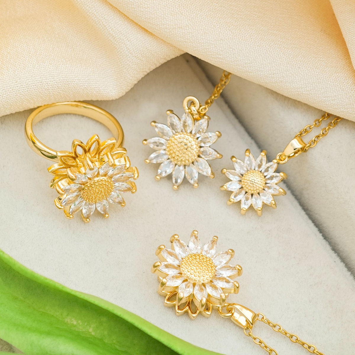 Necklace Cross-border New Sunflower Necklace Fashion Simple Accessories Ins Cyber Celebrity Sunflower Necklace