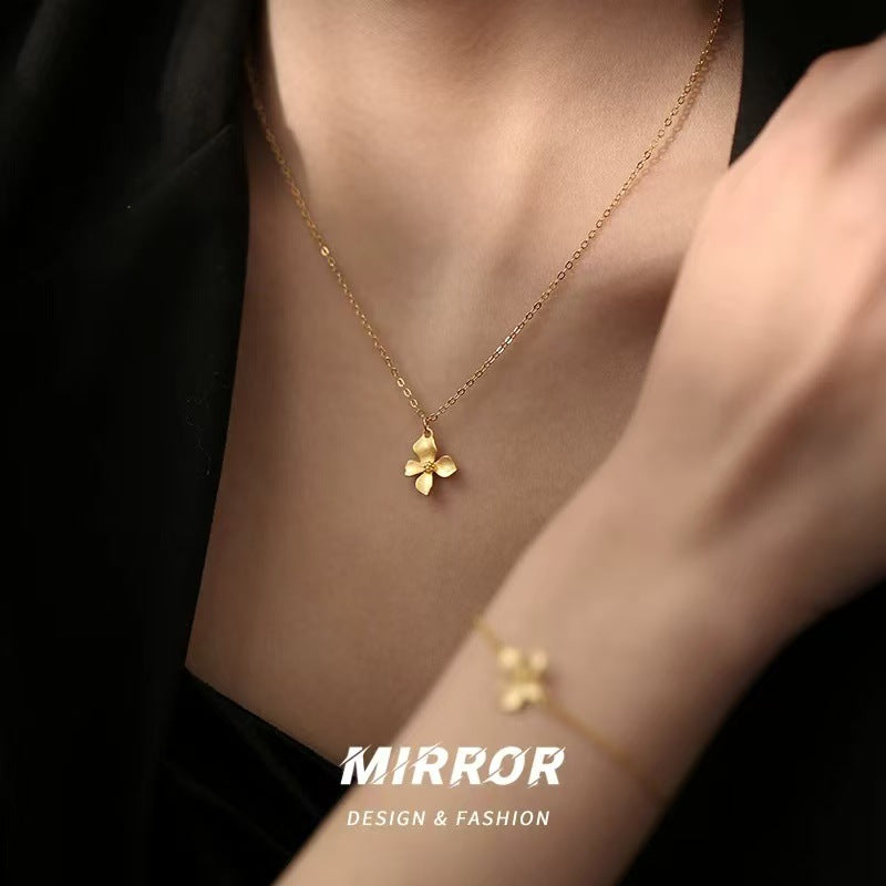 925 Silver-Plated Gardenia Pendant Necklace Women's Clavicle Chain High-End Niche Design 2025 New Style