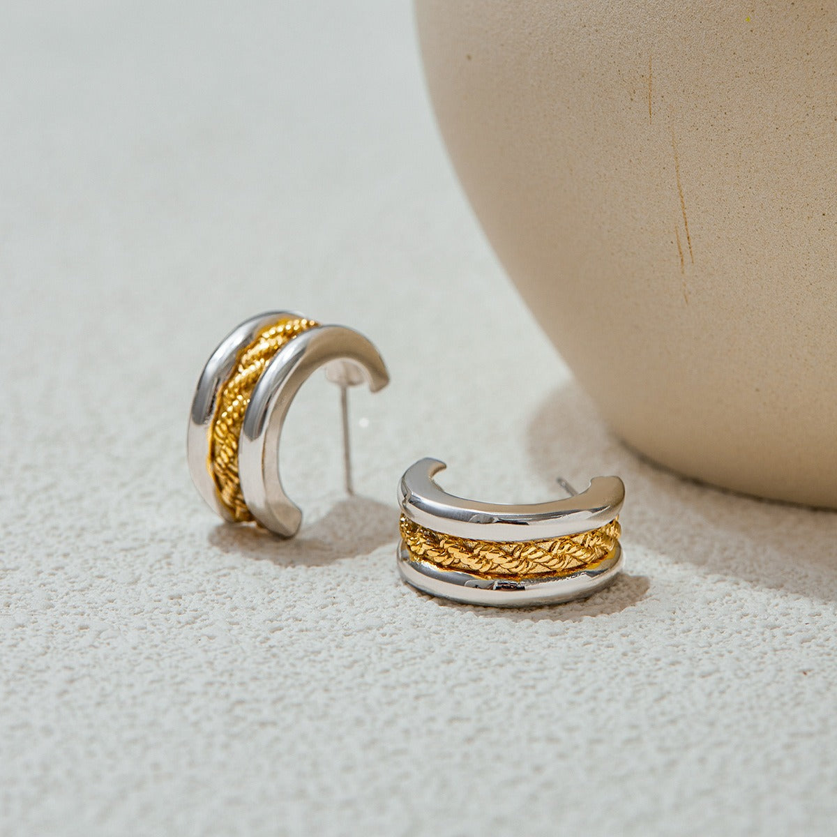 18K gold C-shaped earrings with gold and silver color matching design, trendy and unique