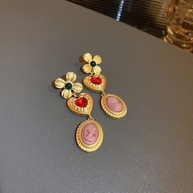 Second-Hand Vintage Jewelry With Diamond-Encrusted Flowers And Heart Necklaces, Retro Elegant Clavicle Chains, Light Luxury And High-End Necklaces