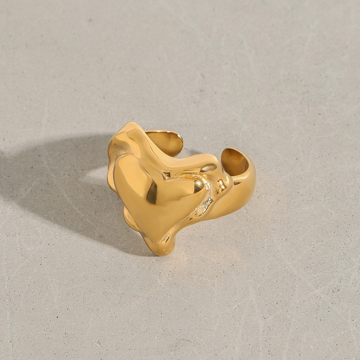 18K gold irregular heart-shaped design exquisite simple ring