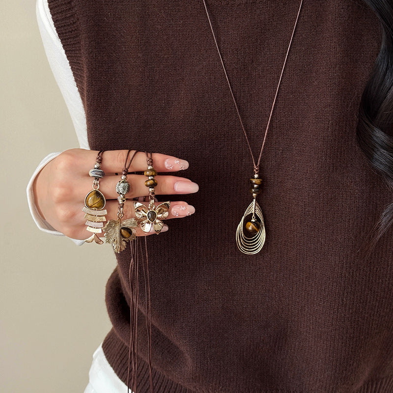 Maillard Vintage Tiger's Eye Stone Leaf Pendant Necklace For Women, Niche High Sense Elegant Delicate Versatile Sweater Chain Neck Jewelry