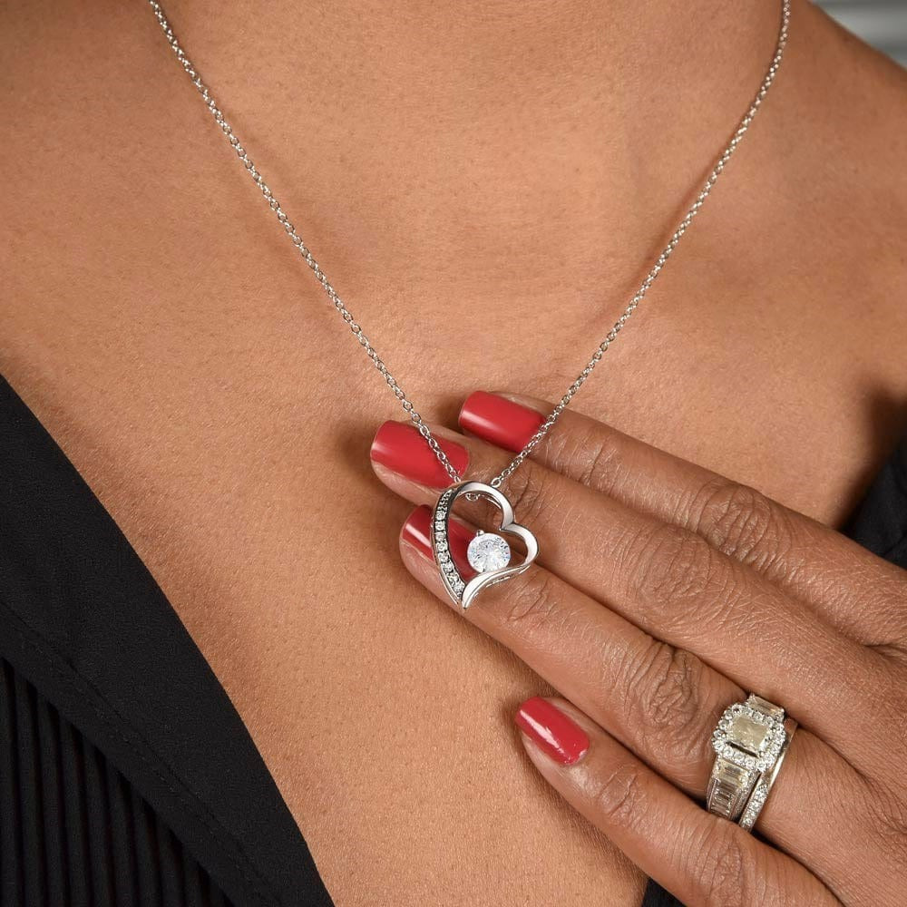 18K gold hollow heart inlaid gemstone design light luxury noble necklace