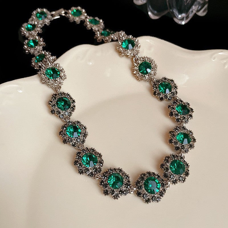 Second-Hand Vintage Jewelry With Diamond-Encrusted Flowers And Heart Necklaces, Retro Elegant Clavicle Chains, Light Luxury And High-End Necklaces