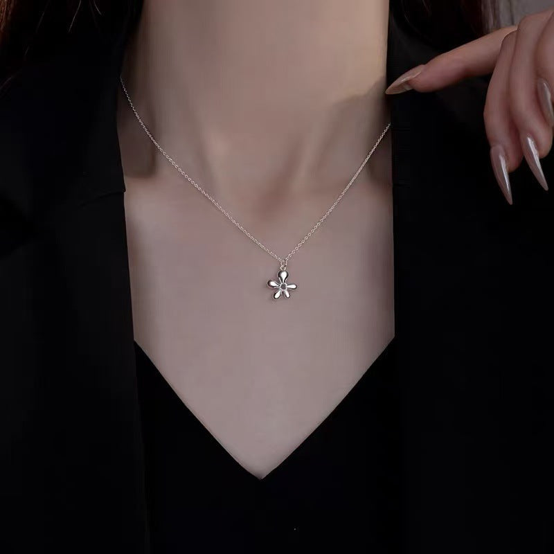 S925 Sterling Silver Pearl Necklace For Women, Niche Design, Light Luxury, Stylish And Versatile, High-End Clavicle Chain Accessory, Trendy