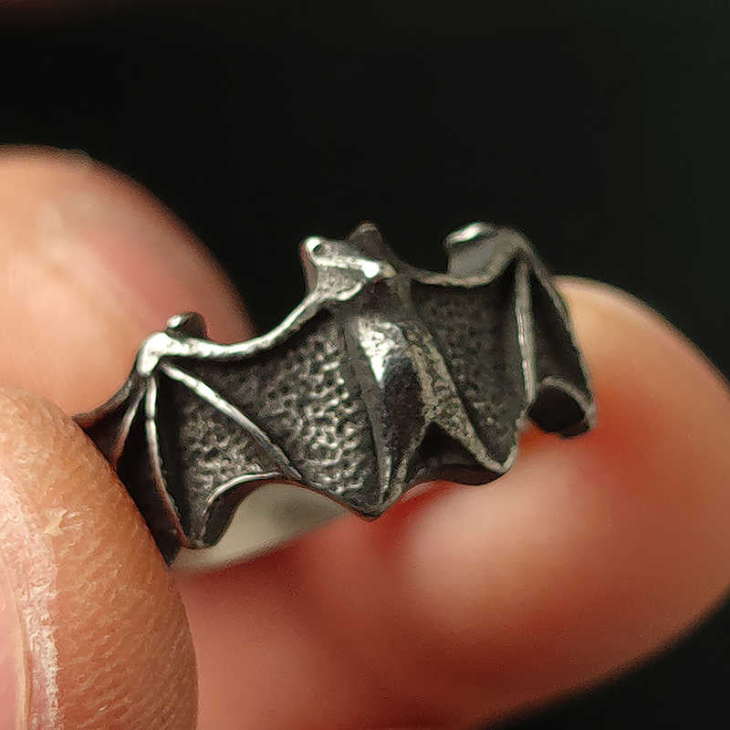 Diablo In Europe And America Makes Old Bat-shaped Rings