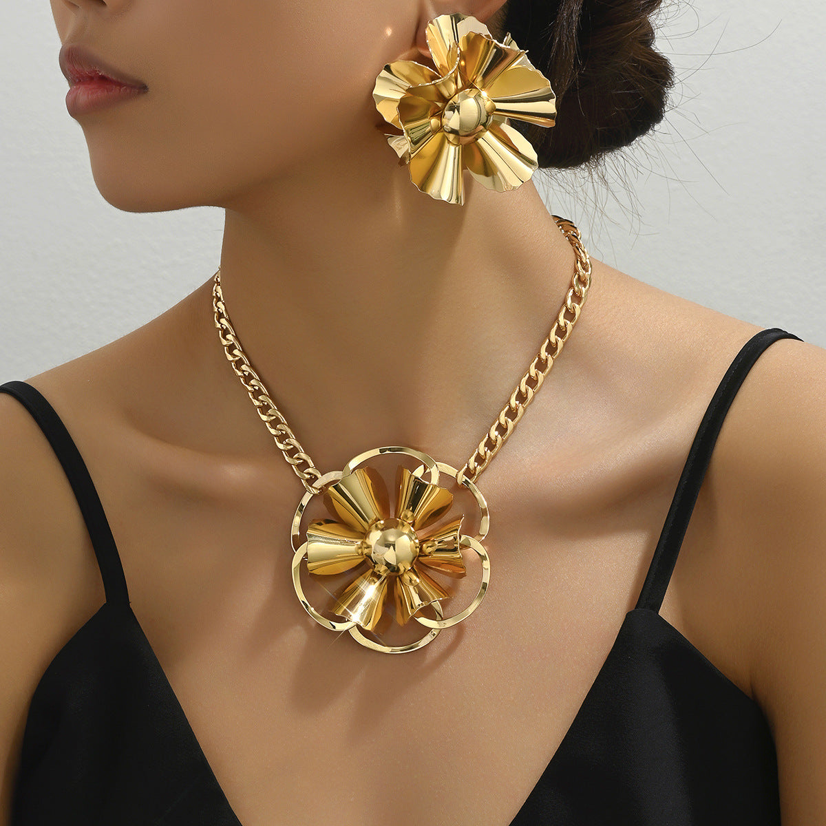 Simple Fashion Light Luxury Flower Necklace Earrings Women's Distinctive Exaggerated Earrings Niche Design All-match Necklace