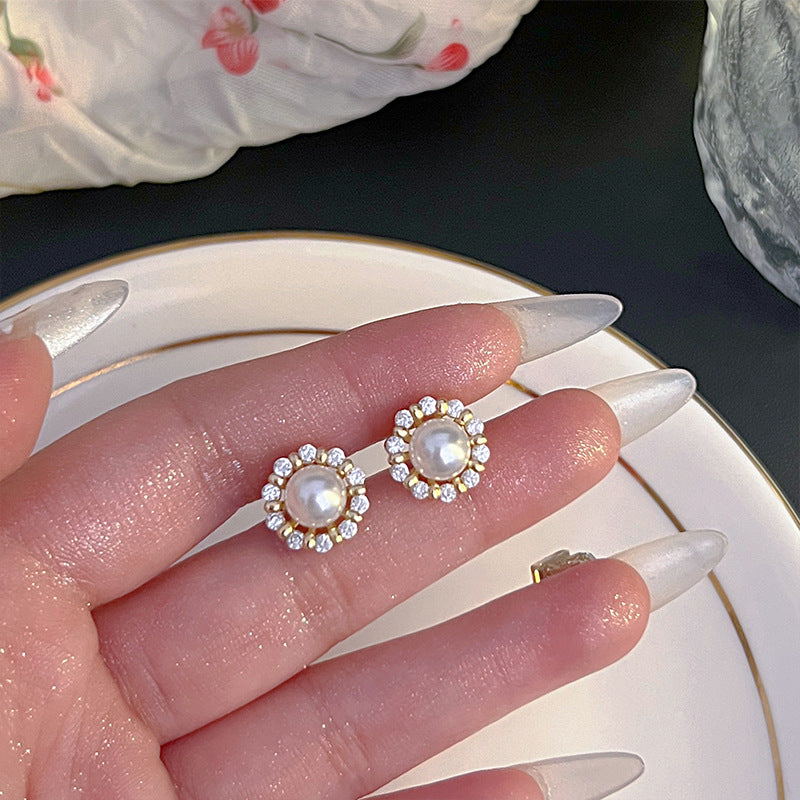 925 Silver Needle Internet Celebrity Same Style Gold Earrings Women's Light Luxury High-end Elegant All-match Earrings Retro New Earrings