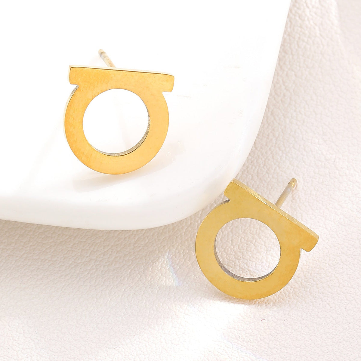 Womens Stylish Versatile And Delicate Earrings