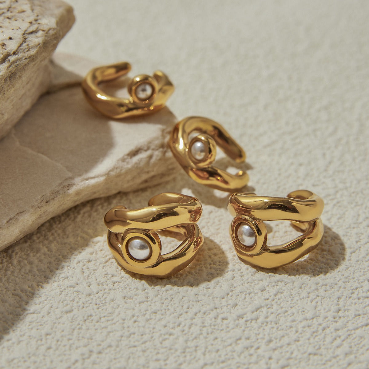 18K gold geometric hollow inlaid pearl design exquisite and fashionable earrings, bracelets and necklaces set