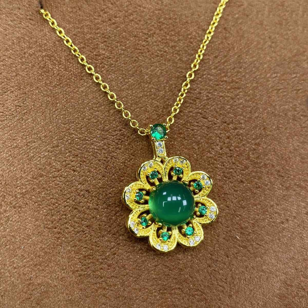 Natural Chalcedony Necklace Comparable To Emerald Ice Flower-shaped Green Egg Face Agate Pendant New Chinese Style Jewelry