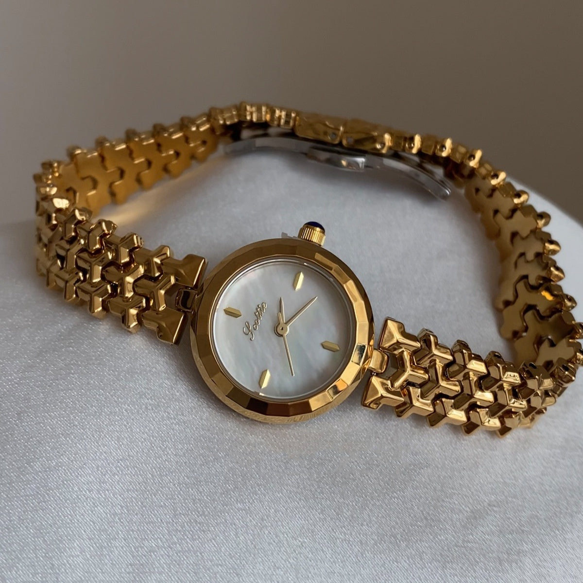 Exquisite Fritillary Face Fashion Temperamental Minority High Sense All-matching