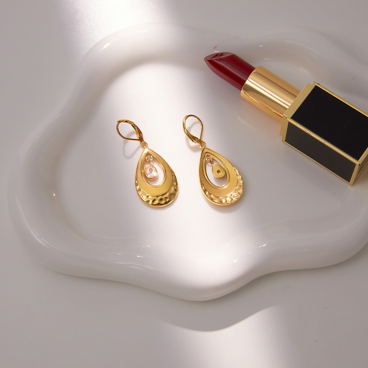 18K gold lightweight luxury high-end teardrop zircon hoop earrings