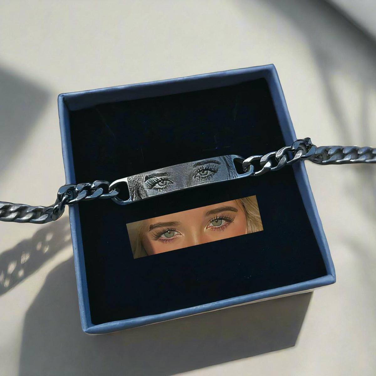 Personalized Human Eye Bracelet DIY Laser Engraved Stainless Steel Couple Bracelet Engraved Portrait Bracelet