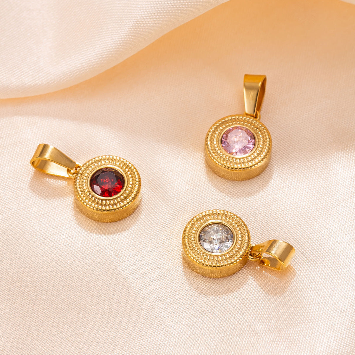 Cross-border Round Zircon-inlaid Stainless Steel Pendant, 18k Gold-plated, Fashionable And Simple Jewelry, Sun Pattern Clavicle Chain Pendant
