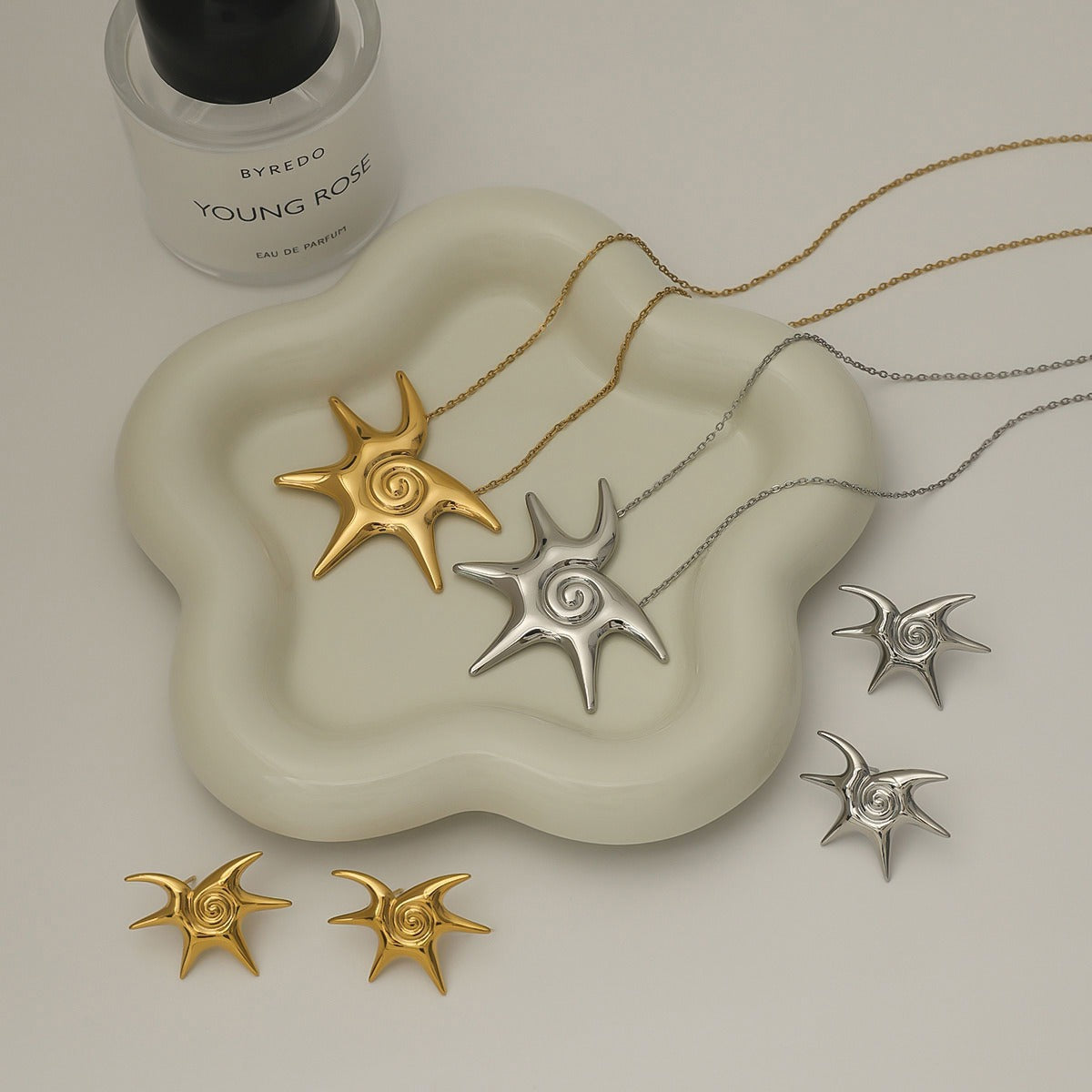 18K gold sun with thread design trendy and unique earrings and necklace set