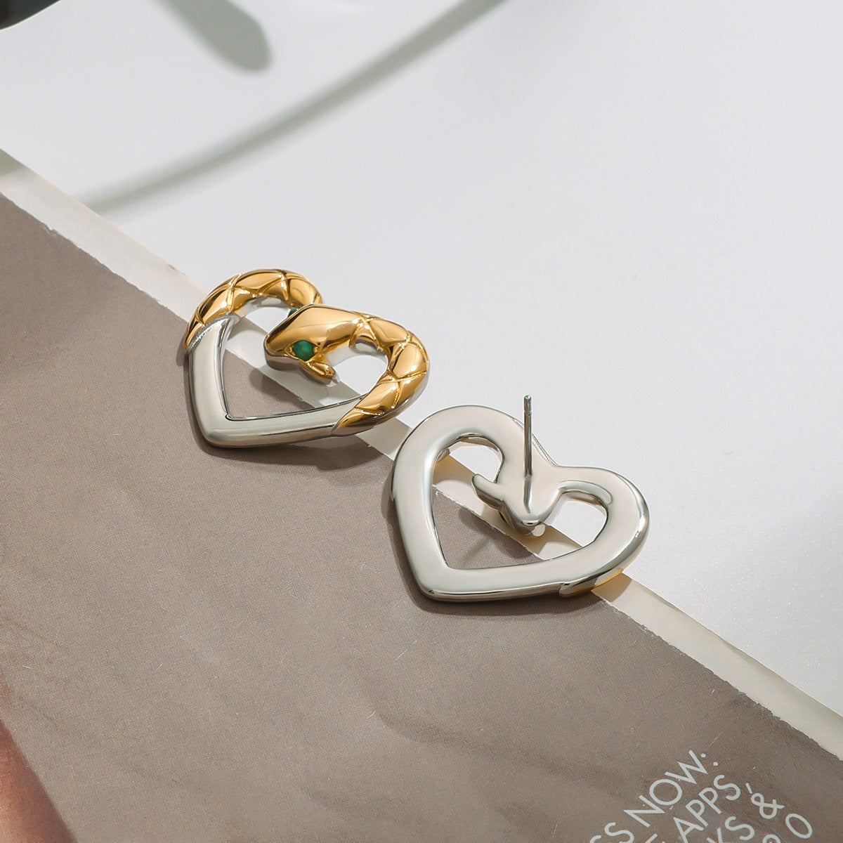 18K gold hollow heart with gold and silver color matching design high-end earrings