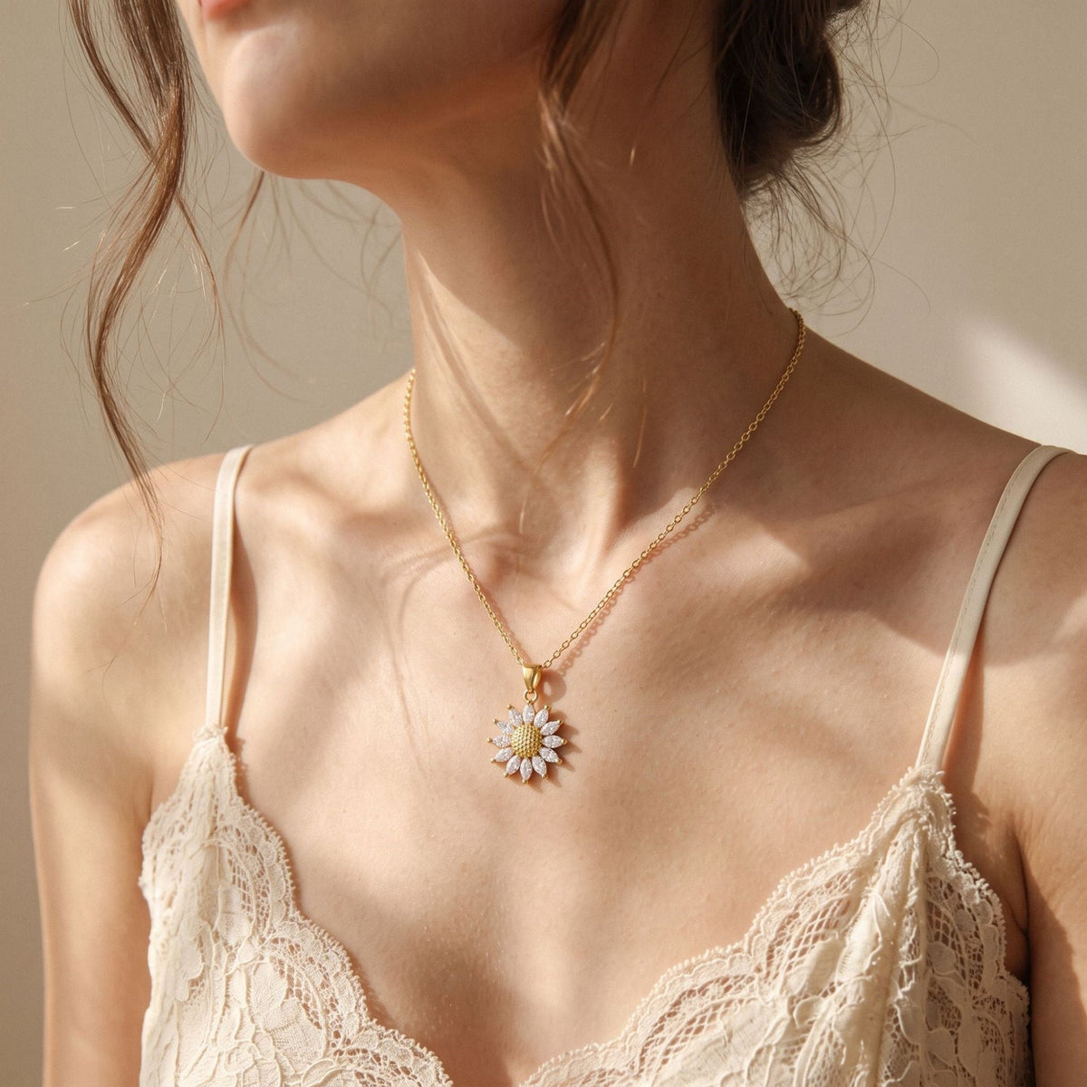 Japanese Korean Light Luxury Viral Sunflower CZ Micro Pave Clavicle Necklace, Fashion Sweet Dainty New Sunflower Pendant Necklace For Women