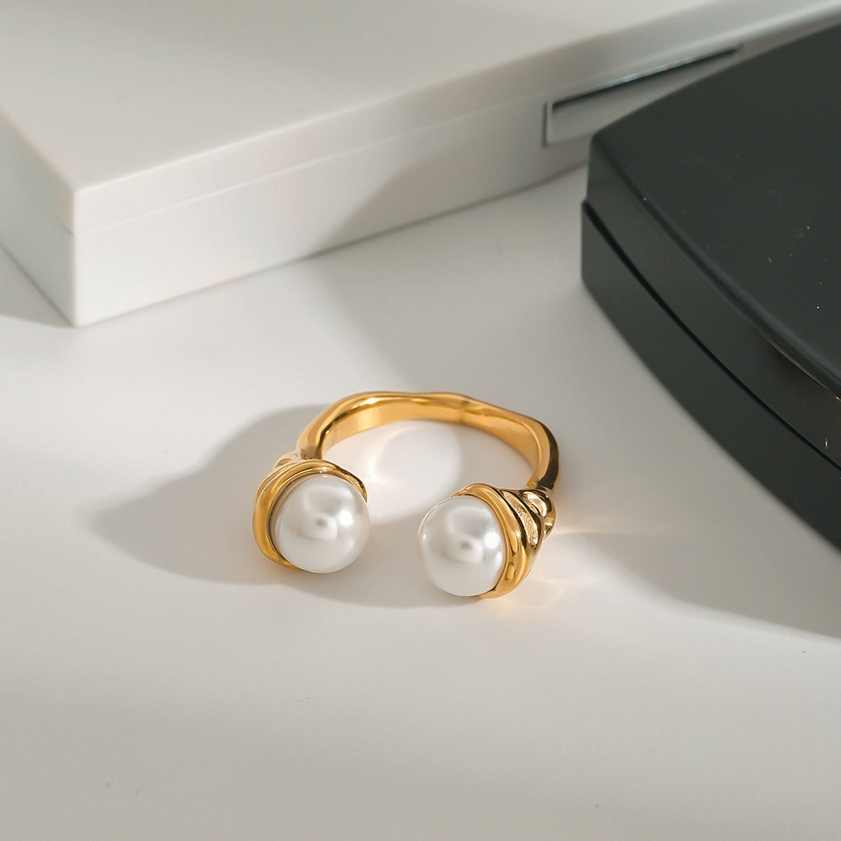 18K gold inlaid pearls exquisite design open ring