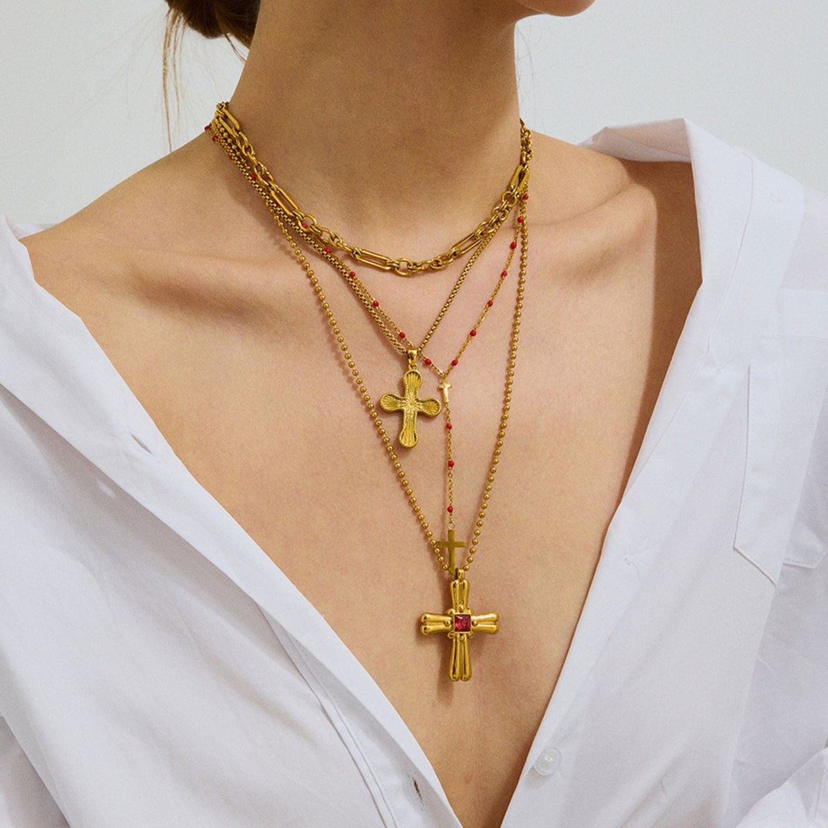 18K gold cross inlaid gemstone design exquisite and noble necklace