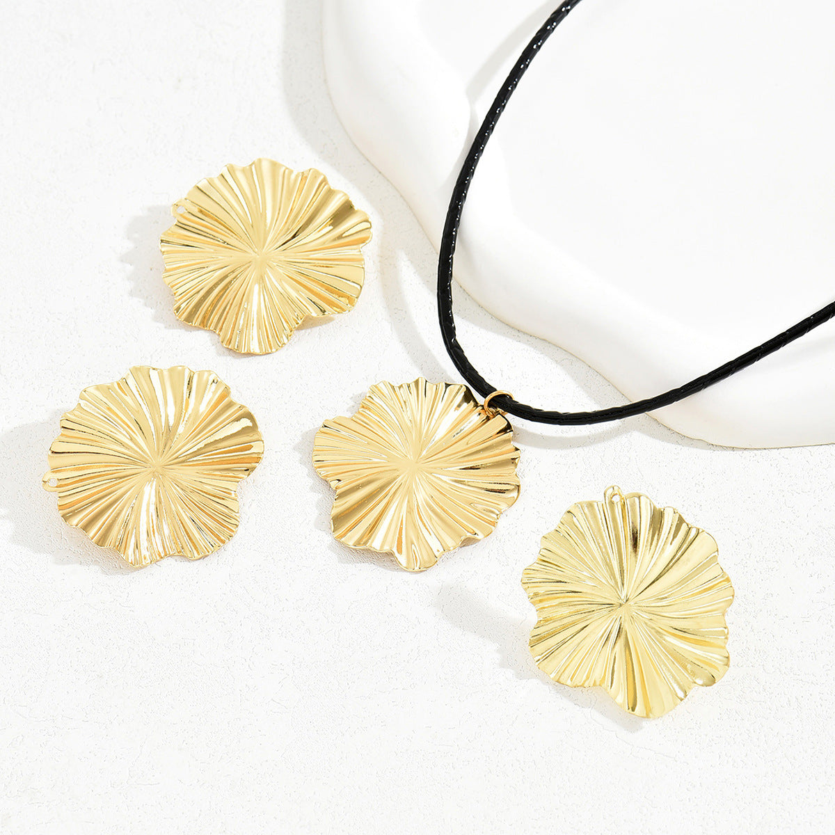 Ins Vintage Niche Women's Earring Necklace Suit Pleated Pattern Flower Ring All-match Long Clavicle Chain