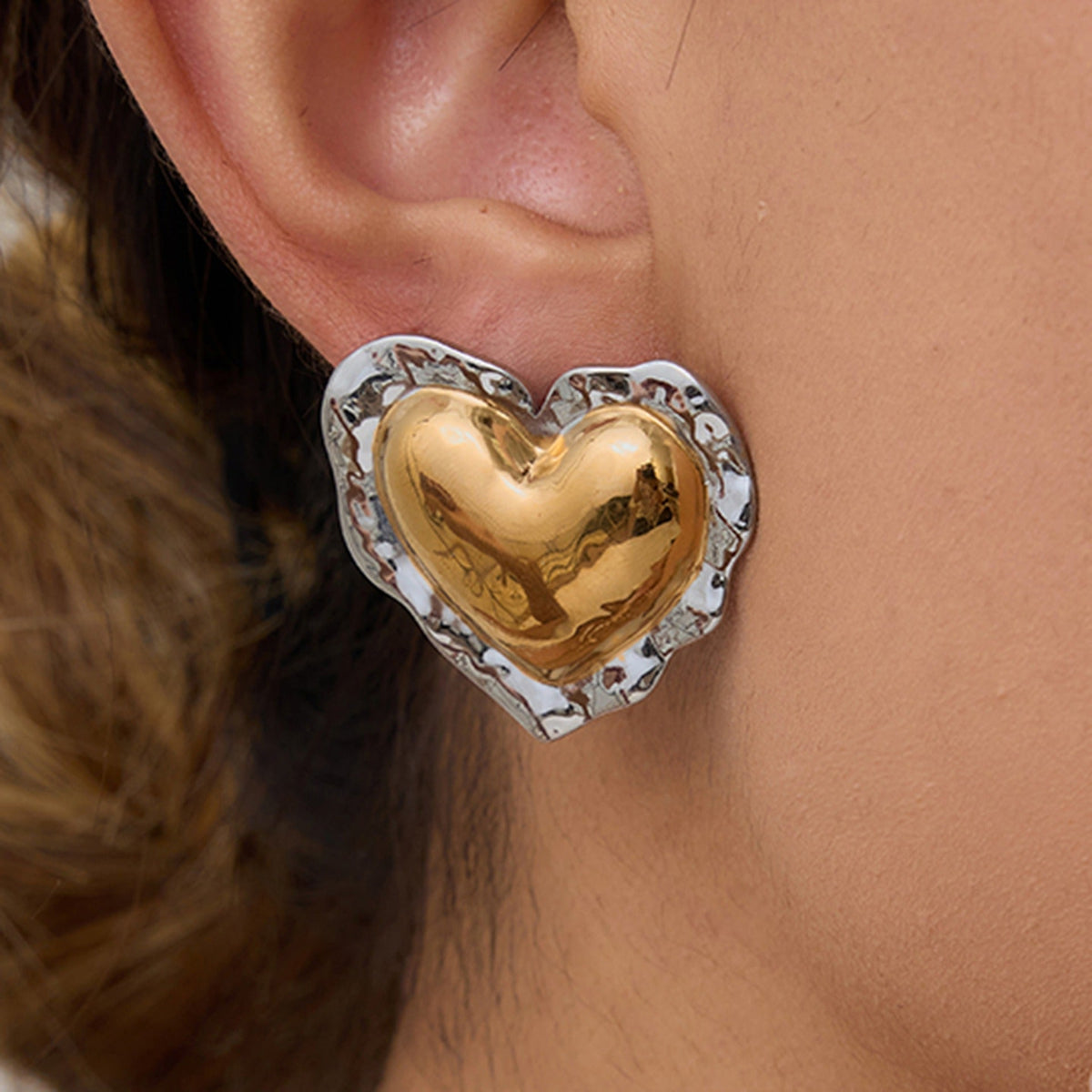 18K gold heart-shaped earrings and ring set with textured design