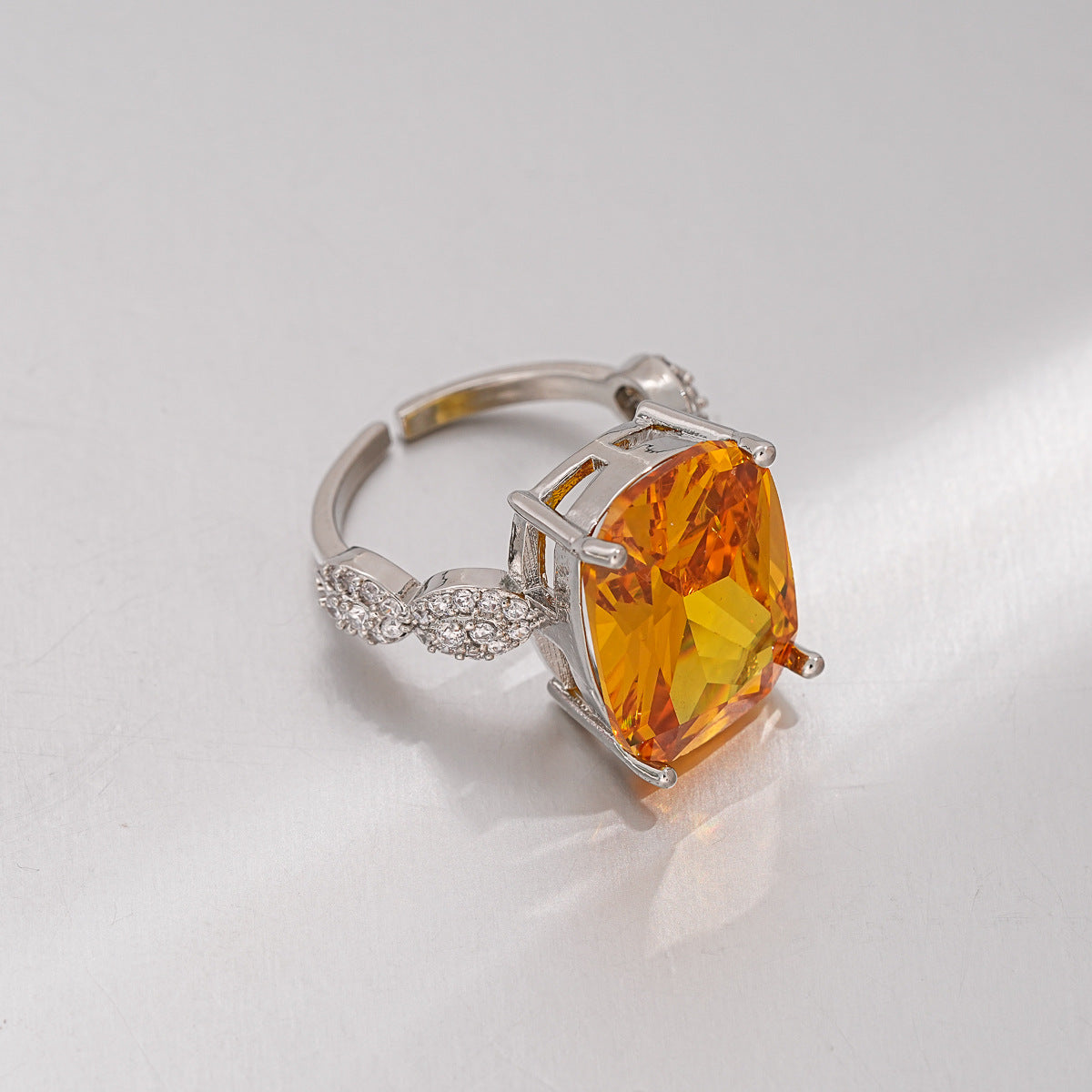 Radiant Cut Shiny Zircon Open Ring Fashion Women Finger Jewelry For Daily Dating Banquet Party Occasions