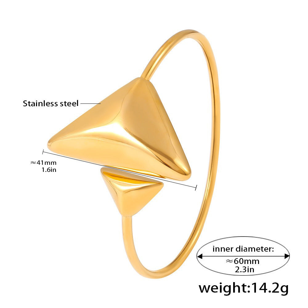 18K gold large and small triangle design simple and elegant open bracelet