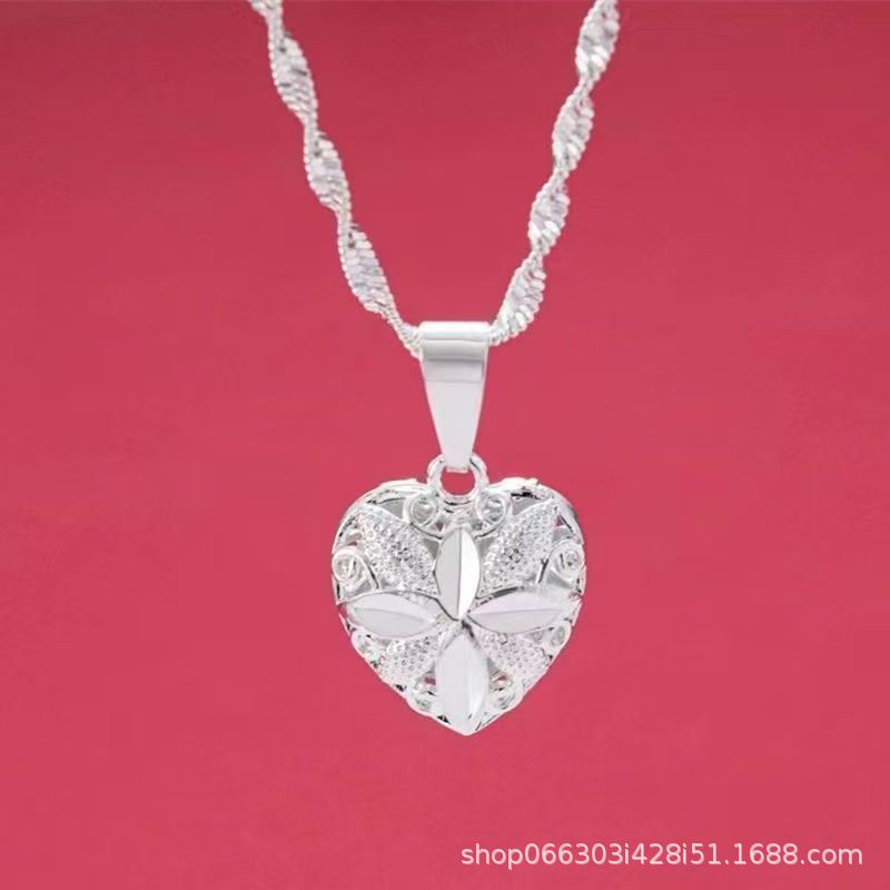 Versatile And Stylish Necklace With A Simple Hollow Heart Pendant, A Gift For Mom, Elegant Pendant Wholesale