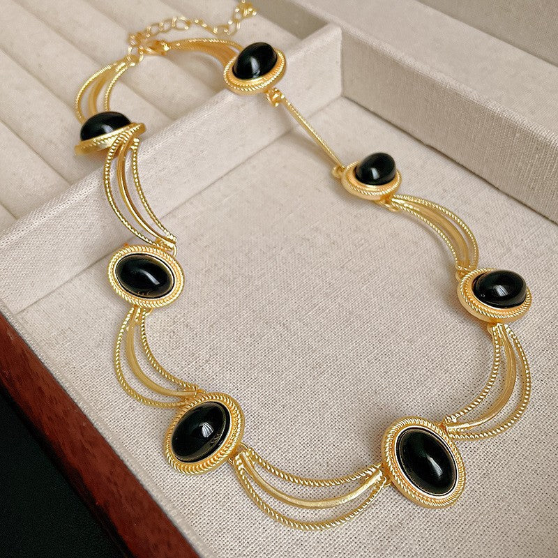 Second-Hand Vintage Jewelry With Diamond-Encrusted Flowers And Heart Necklaces, Retro Elegant Clavicle Chains, Light Luxury And High-End Necklaces