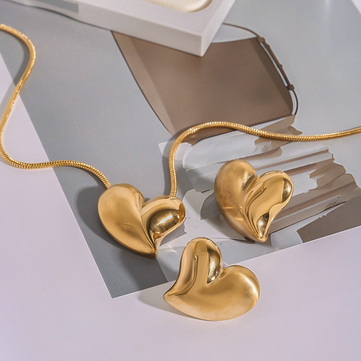 18K gold heart-shaped/geometric design light luxury necklace, earrings and ring set