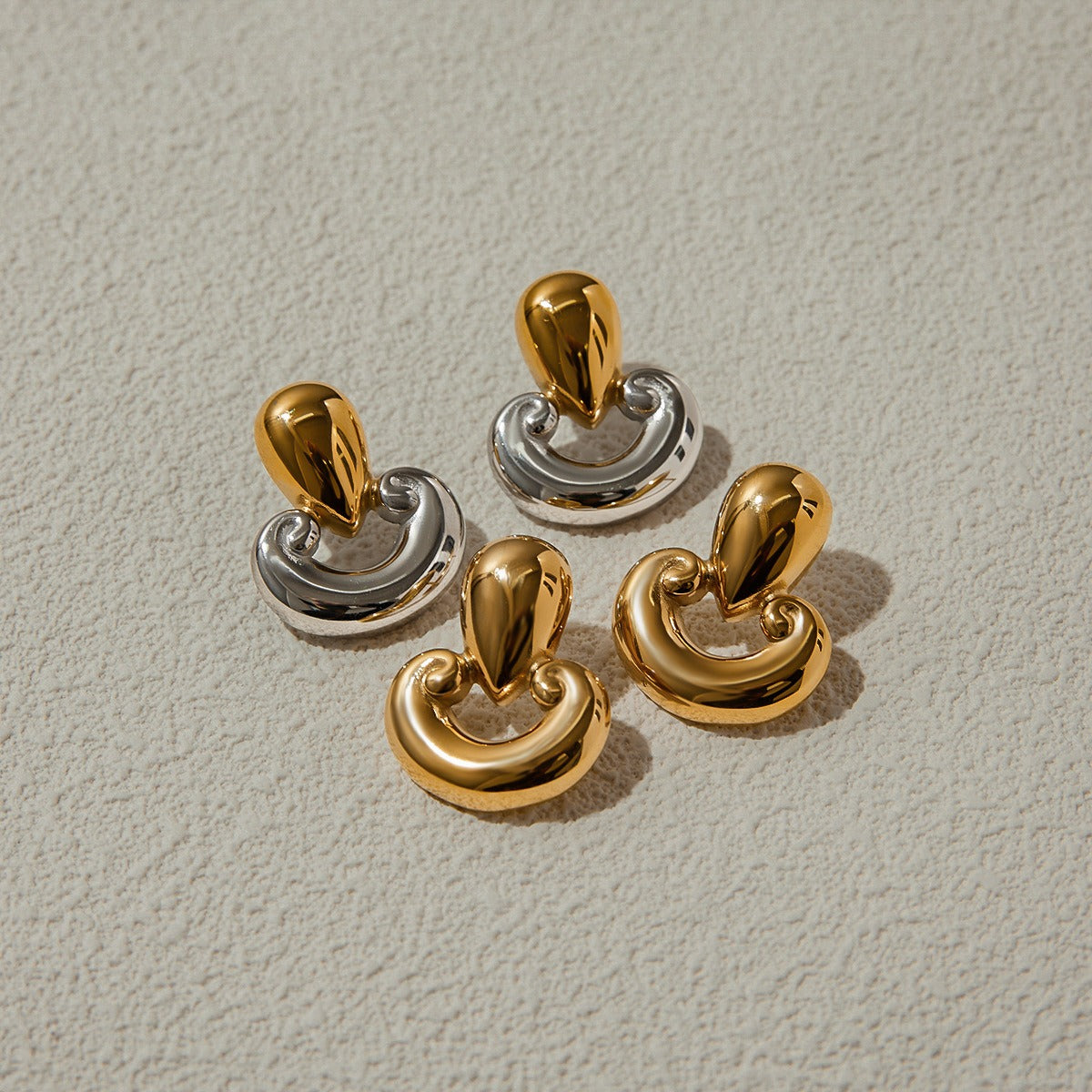 18K gold mushroom-shaped earrings with a unique hollow design