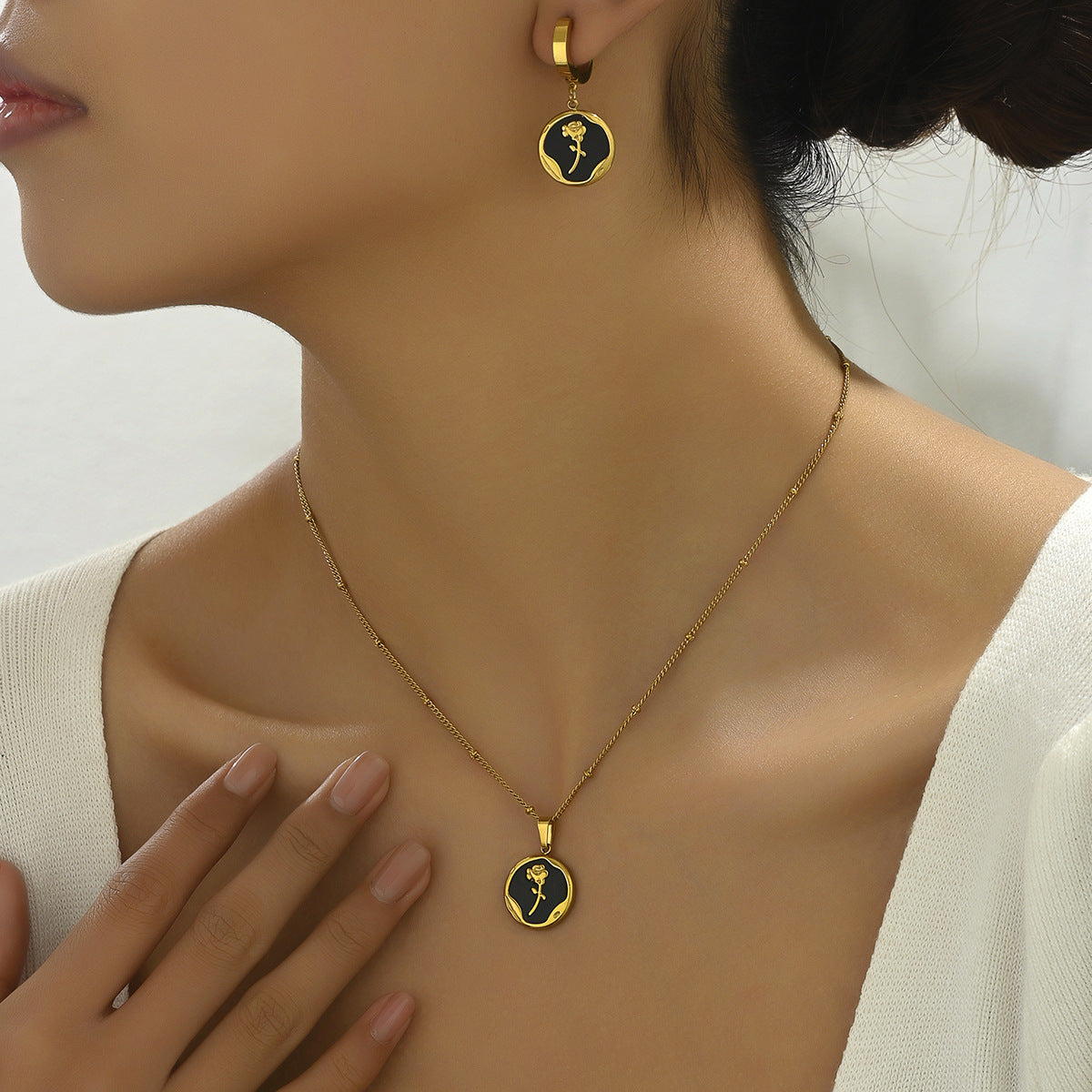 Simple Fashion Necklace Women's Summer High-end Sense Personalized Rose Mother-of-pearl Earrings Suit All-match Jewelry