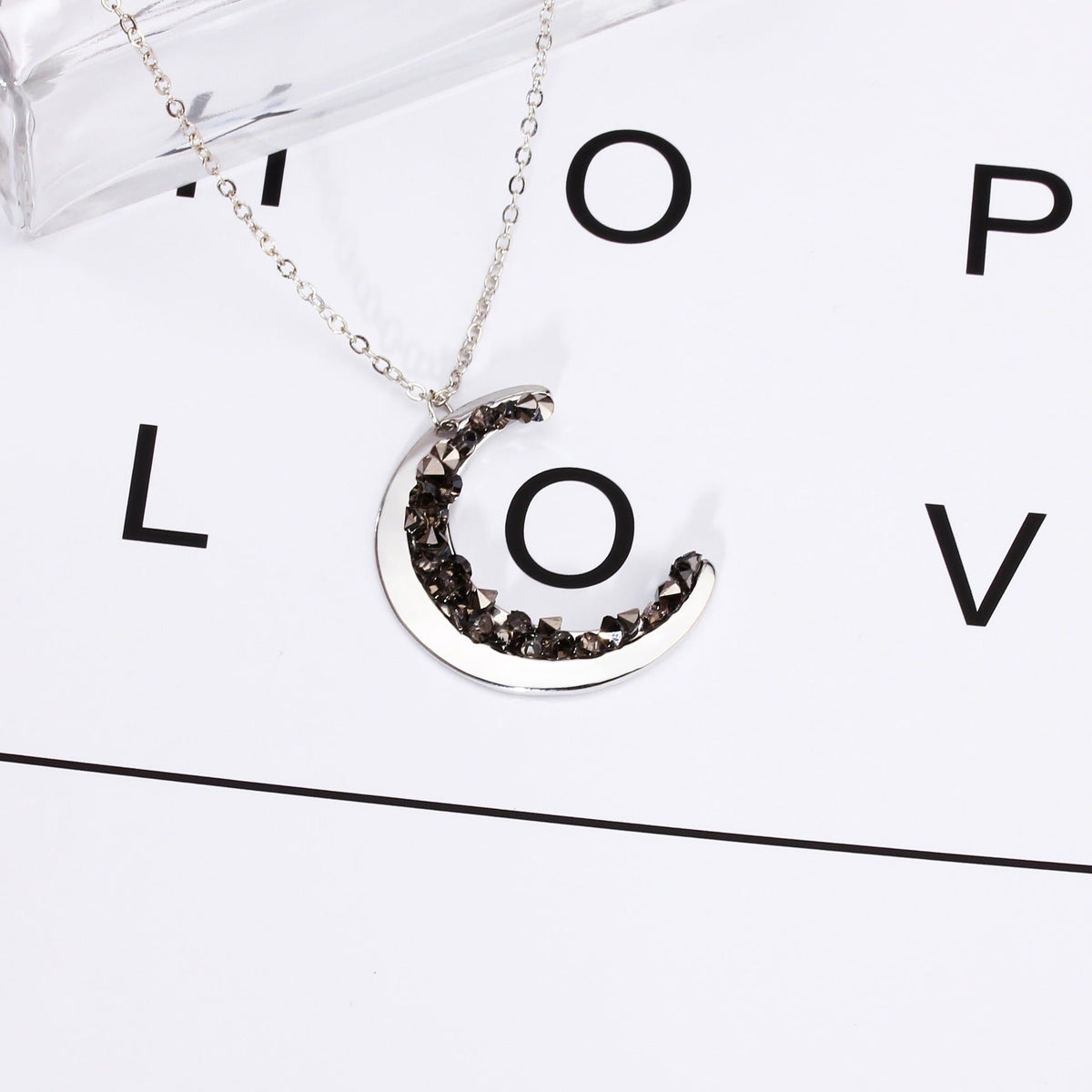 Light luxury moon rhinestone necklace