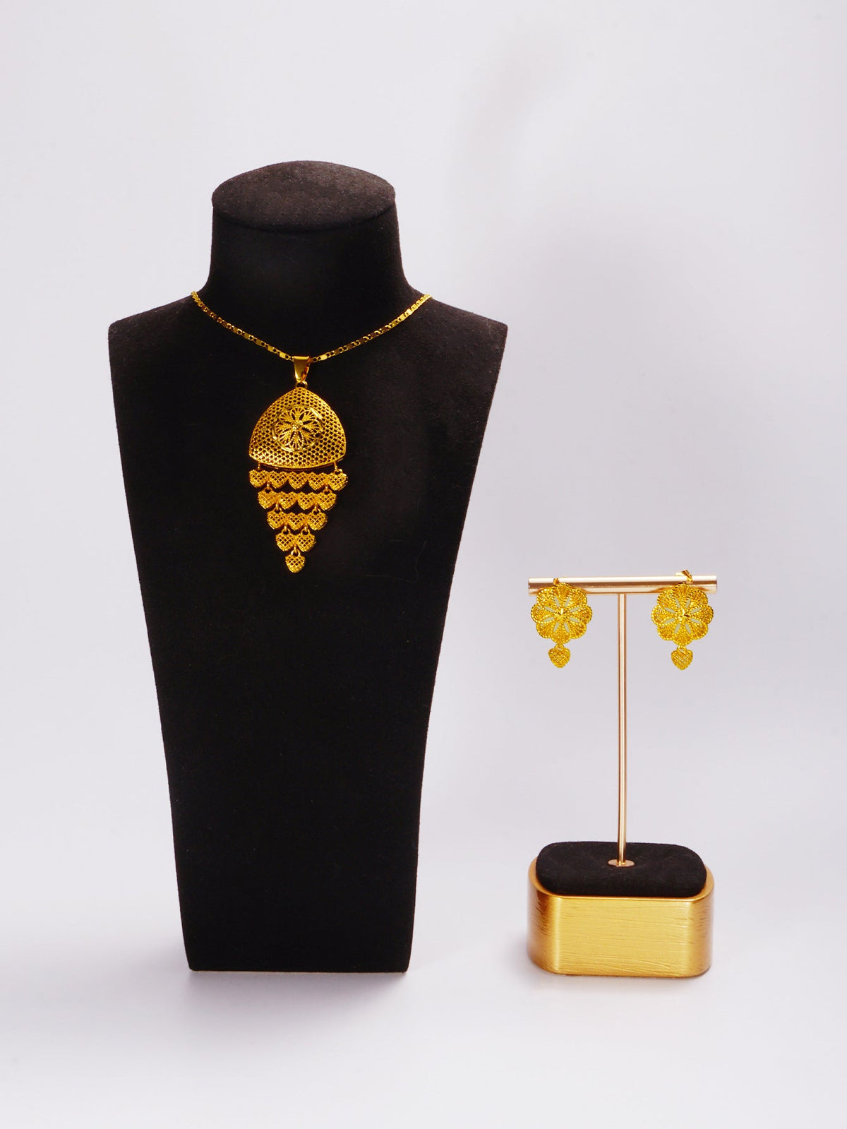 Huixing Copper Gold-Plated Dubai Cut Out Necklace Earrings Set Indian Bridal Necklace Jewelry Jewelry Set