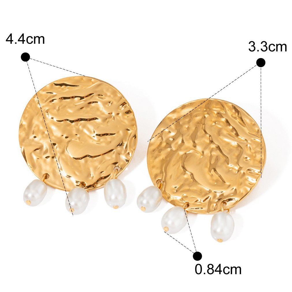18K gold stylish round earrings with hammered and pearl design