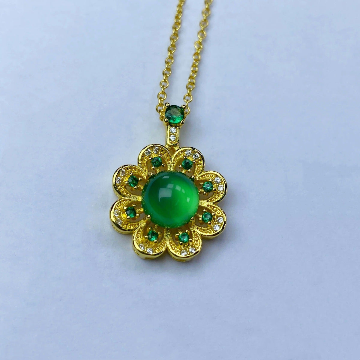 Natural Chalcedony Necklace Comparable To Emerald Ice Flower-shaped Green Egg Face Agate Pendant New Chinese Style Jewelry