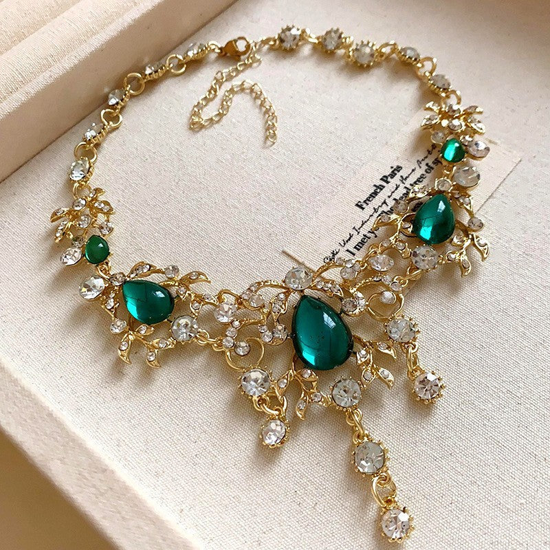 Second-Hand Vintage Jewelry With Diamond-Encrusted Flowers And Heart Necklaces, Retro Elegant Clavicle Chains, Light Luxury And High-End Necklaces