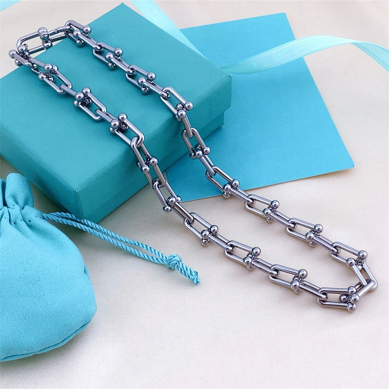 18K Gold T-House U-Shaped Horseshoe Chain Necklace